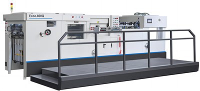 Machine automatique de découpe et de pliage à plat